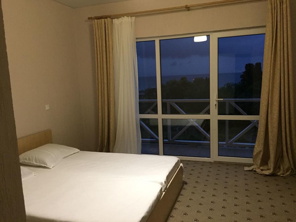 Palm Hotel New Athos Екстериор снимка